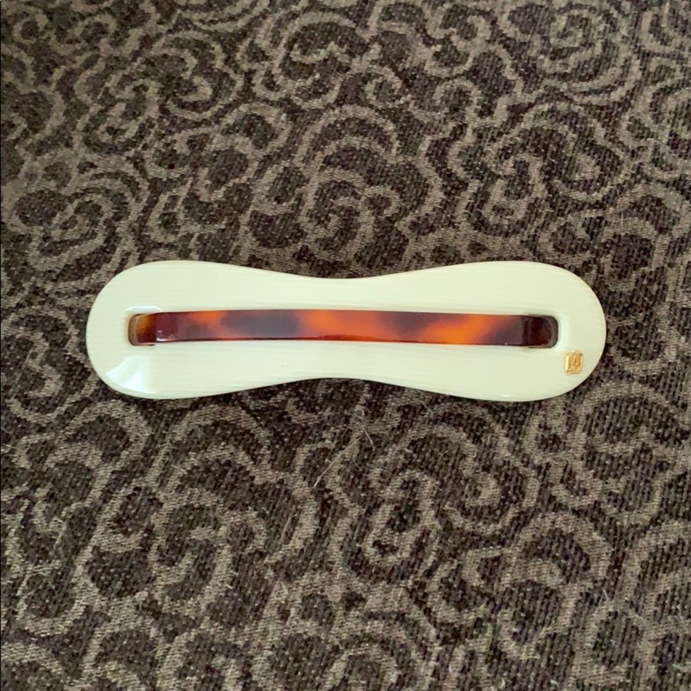 Alexandre de Paris Woman’s Hair Clip